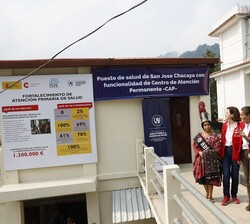 Doña Letizia visita el Centro de Atención Primaria de San José Chacayá 